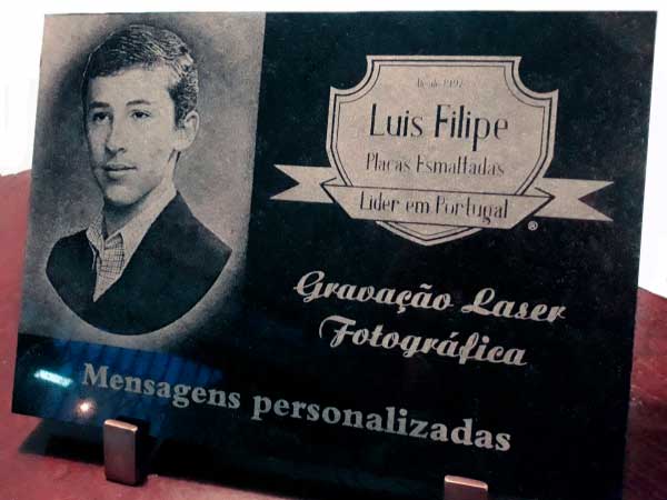 Lápide de Granito Gravada a Laser Lápide de Granito Gravada a Laser
